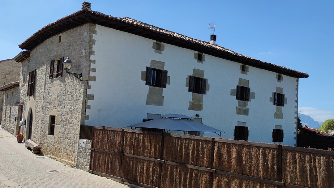 Casa-Larriz-una-casona-con-historia Casa Larriz una casona con historia